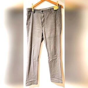 Dockers Slim Tapered Chinos | Light Gray 32W x 32L